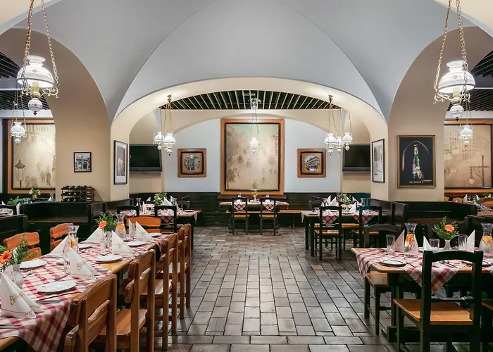 Hotel Ambassador Zlata Husa