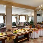 Ambassador Zlata Husa 5*