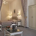 Ambassador Zlata Husa 5*