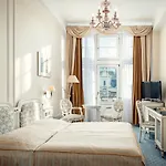Hotel Ambassador Zlata Husa 5*