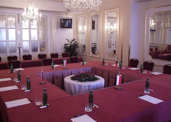 Ambassador Zlata Husa Hotel 5*
