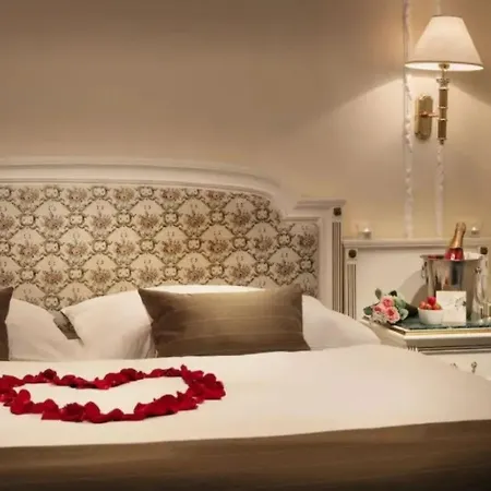 Hotell Ambassador Zlata Husa