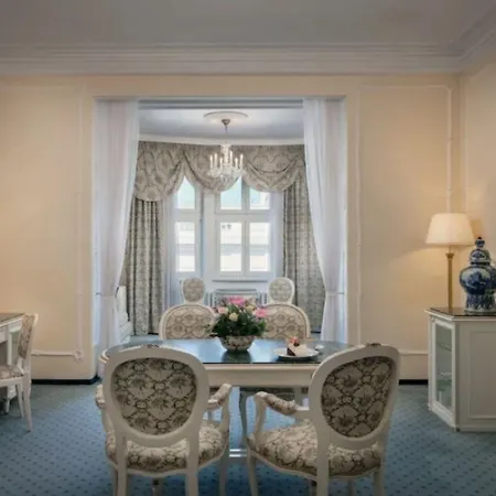 Hotell Ambassador Zlata Husa 5*
