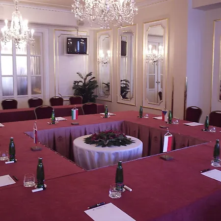 Ambassador Zlata Husa Hotell 5*
