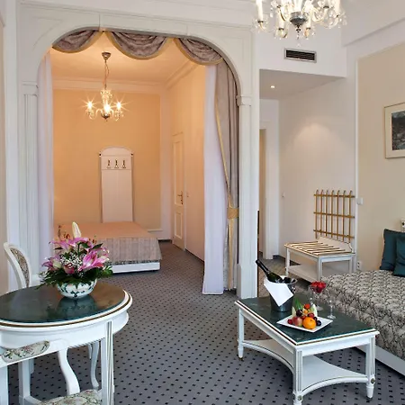 Hotell Ambassador Zlata Husa 5*