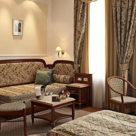 فندق Ambassador Zlata Husa 5*