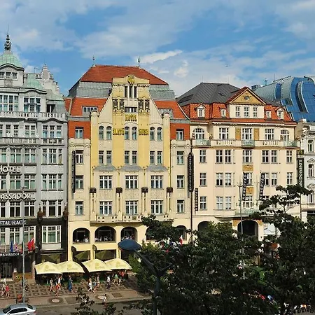 Hotel Ambassador Zlata Husa