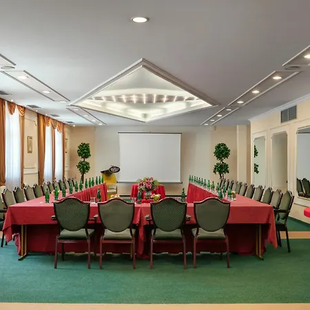 Ambassador Zlata Husa 5* Praha