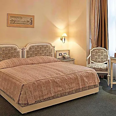 Ambassador Zlata Husa 5*