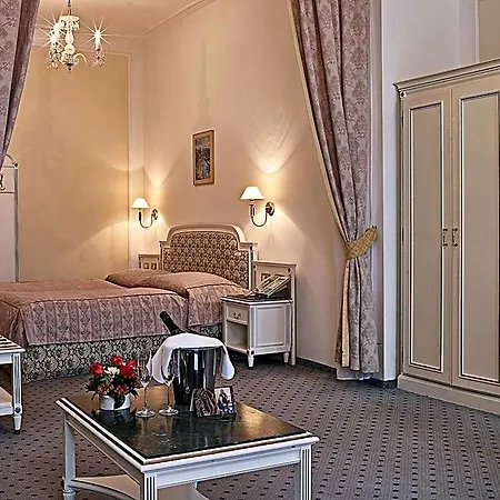 Hotel Ambassador Zlata Husa 5*