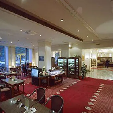 Ambassador Zlata Husa Hotell