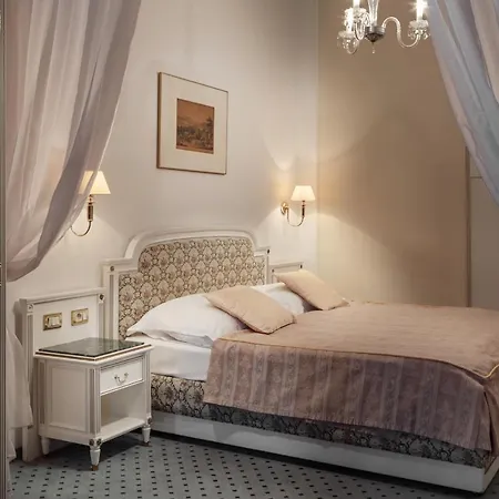 Ambassador Zlata Husa Hotell 5*
