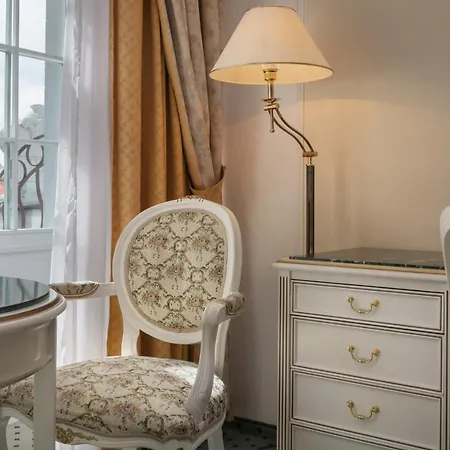 Hotell Ambassador Zlata Husa 5*