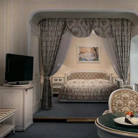 Hotell Ambassador Zlata Husa 5*