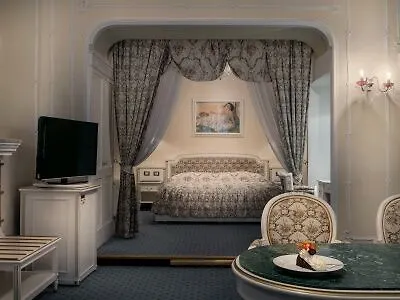 Ambassador Zlata Husa Hotel Praha