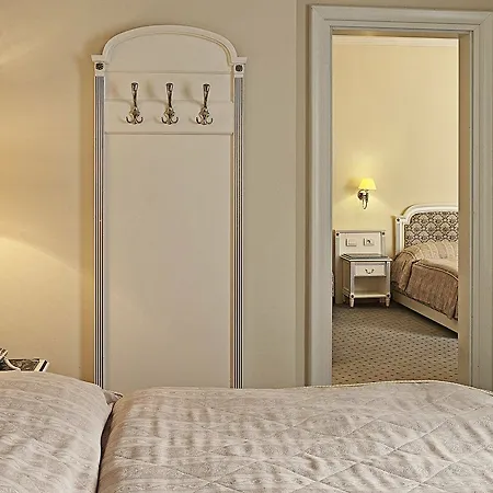 Hotell Ambassador Zlata Husa Prag