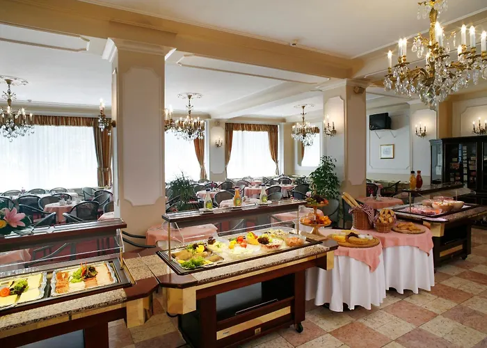 Ambassador Zlata Husa 5*