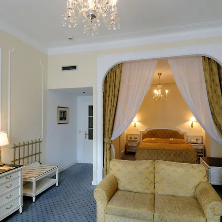 Ambassador Zlata Husa Otel
