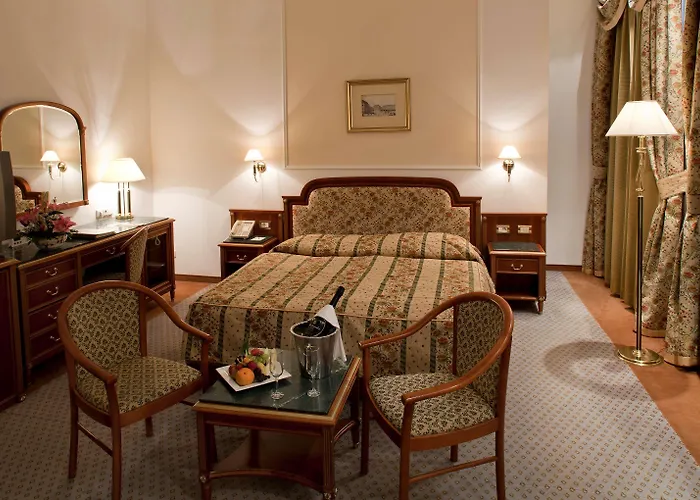 Otel Ambassador Zlata Husa 5*