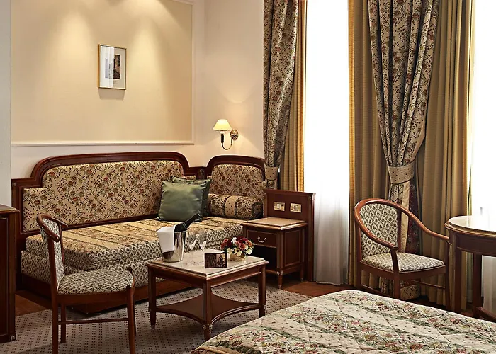 Otel Ambassador Zlata Husa 5*