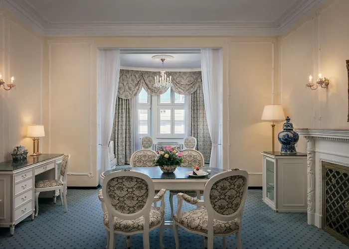 Otel Ambassador Zlata Husa 5*