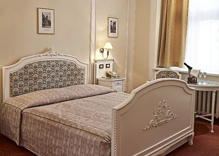Otel Ambassador Zlata Husa 5*