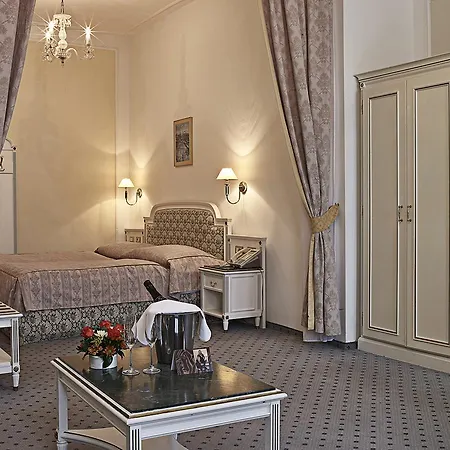 Ambassador Zlata Husa 5*